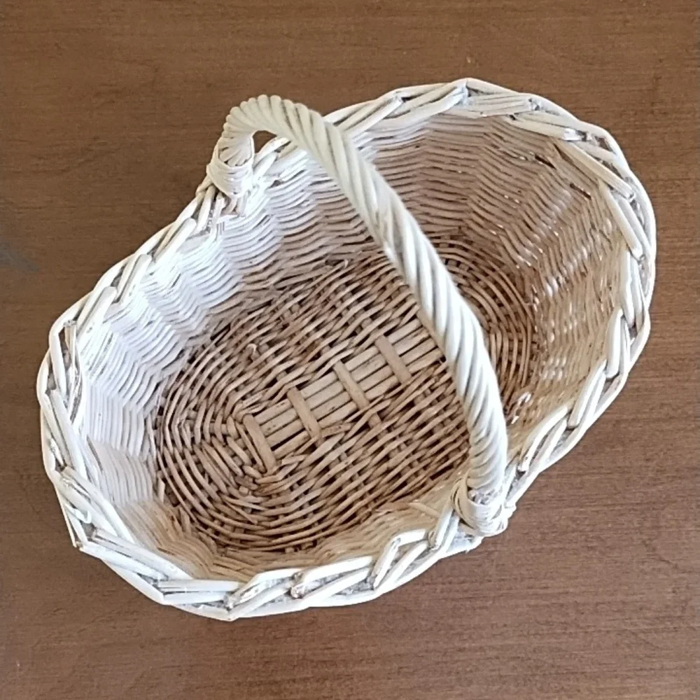 Small Basket 5.5 x 3.5 x 2.5 Inches Tall 3 Inch Handle Easter Farmhouse Natural